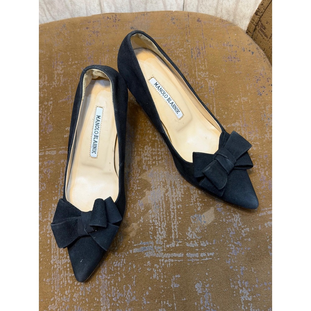 Manolo Blahnik Black Suede Bow Pointed Toe Pumps Kitten Heels Size 36 EU Italy